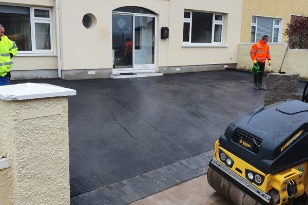 Asphalt Driveway with Charcoal Cobbles in Bishopstown