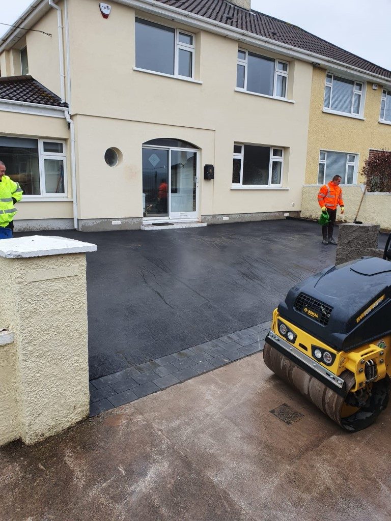 Asphalt Driveway with Charcoal Cobbles in Bishopstown