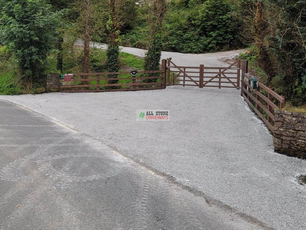 Double Coated Tar and Chip Driveway in Rathcormac, Co. Cork