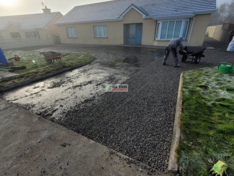 Double Coated Tar and Sandstone Chip Driveway in Ballyhooly, Co. Cork