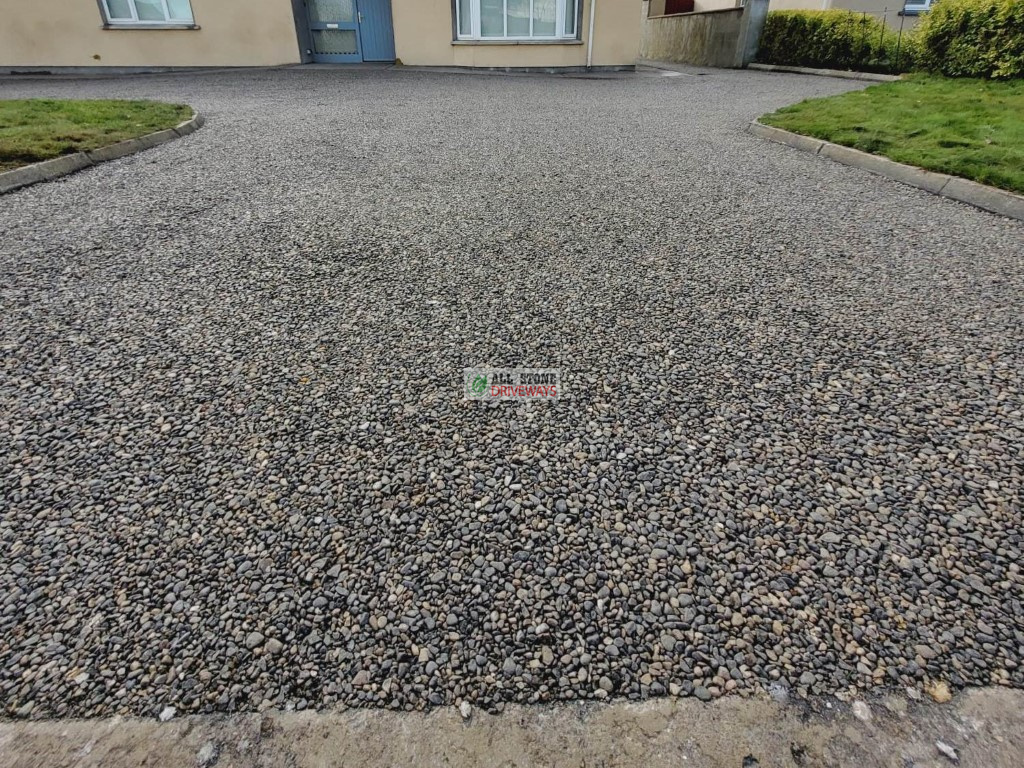 Double Coated Tar and Sandstone Chip Driveway in Ballyhooly, Co. Cork
