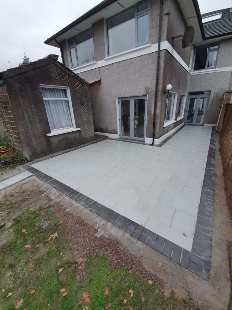 Flagstone Patio with Cobbleset Border in Cork City