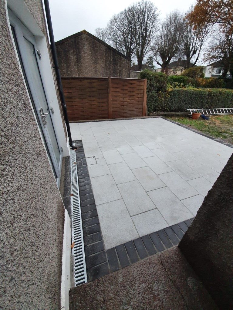 Flagstone Patio with Cobbleset Border in Cork City