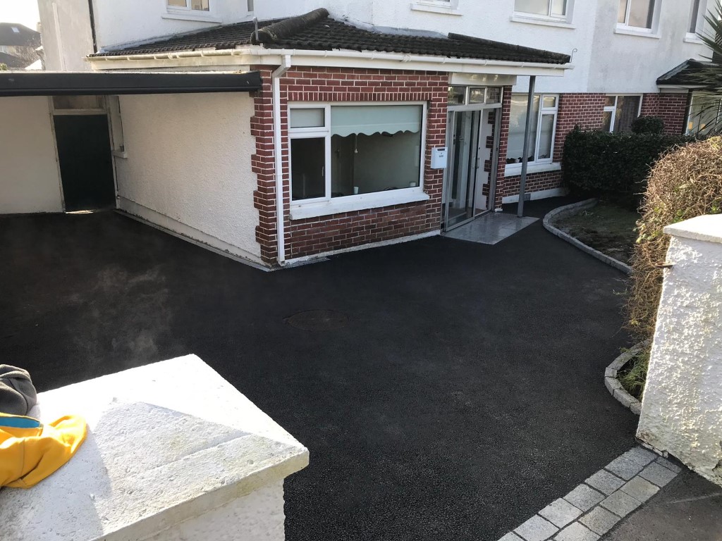 Granite Cobbled Asphalt Driveway in Cork City