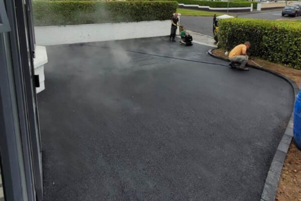 SMA Driveway with Charcoal Kerbing and Cobbled Apron in Bishopstown, Cork