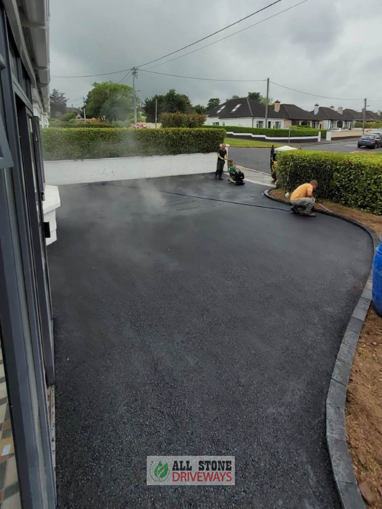 SMA Driveway with Charcoal Kerbing and Cobbled Apron in Bishopstown, Cork