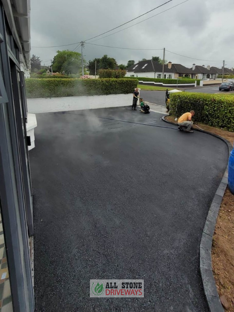 SMA Driveway with Charcoal Kerbing and Cobbled Apron in Bishopstown, Cork