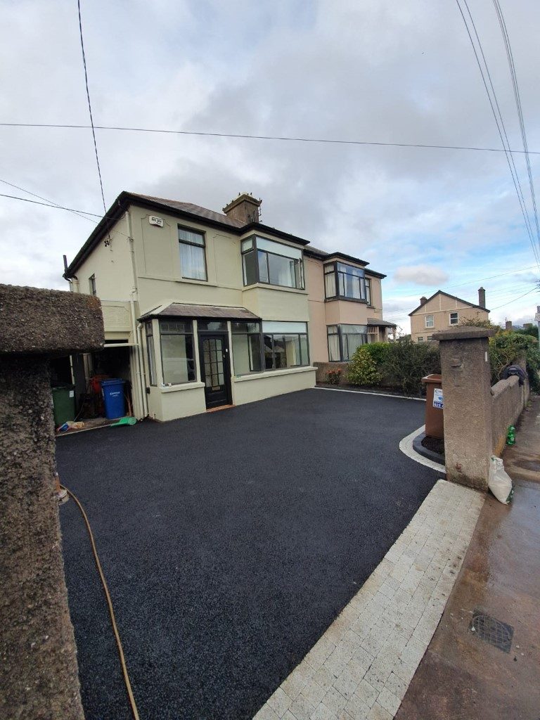 SMA Driveway with Cobbles and Kerbstone Border in Cork City