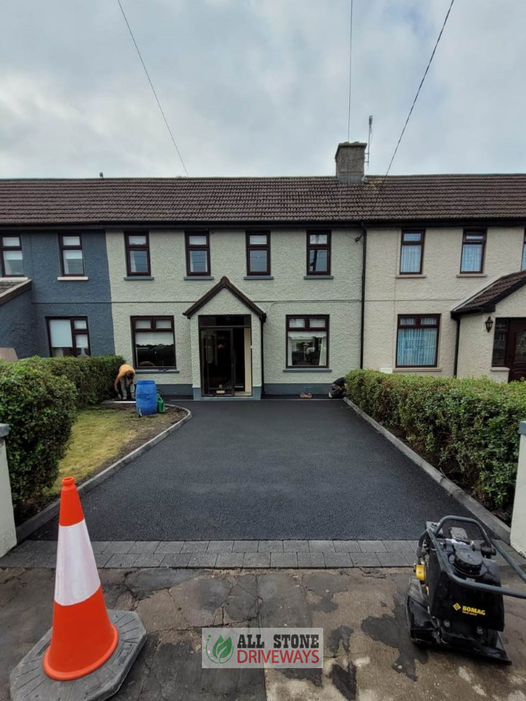 Tarmac Driveway with Black Granite Kerbing and Apron in Cork City