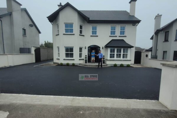 Tarmac Driveway with Charcoal Kerbing and Granite Apron in Middleton, Co. Cork